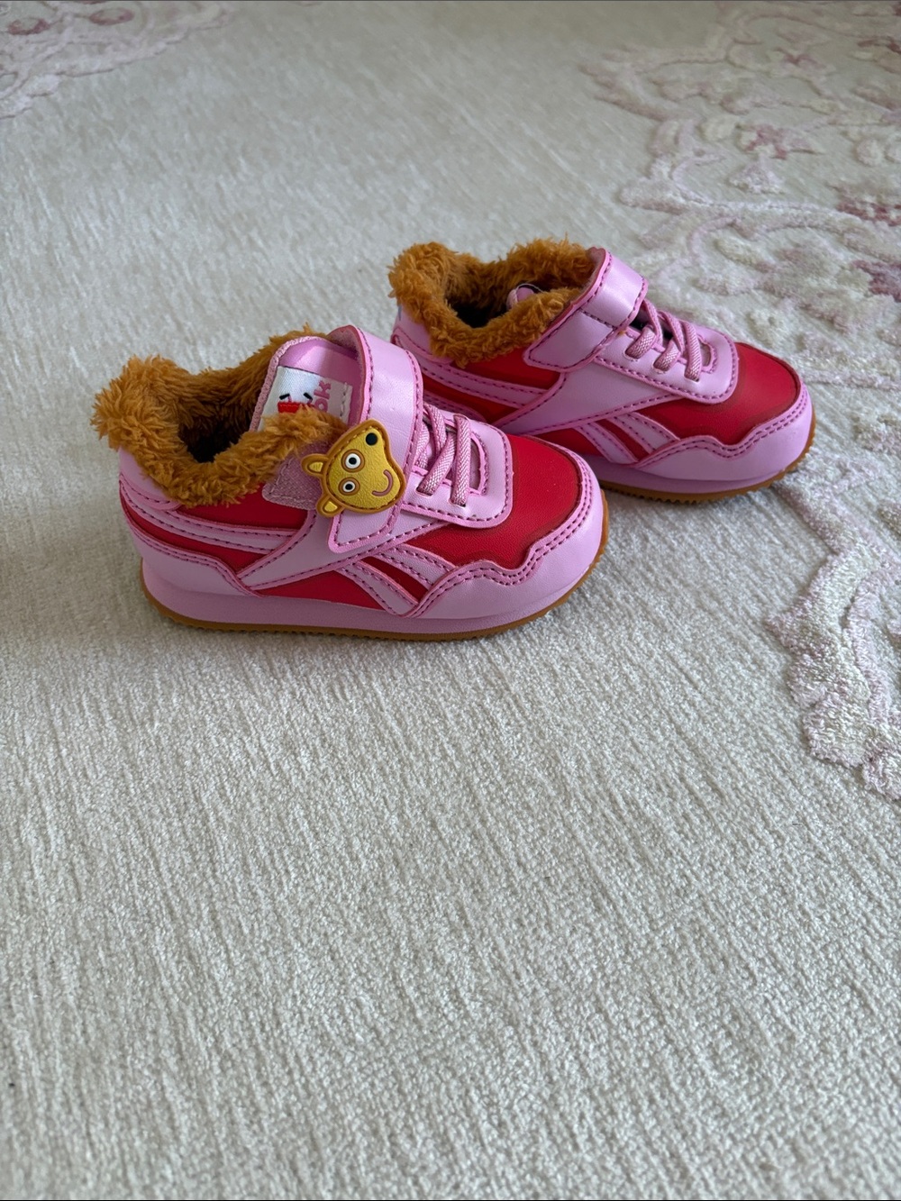 Peppa Pig x Reebok shoes for kids, Size 4 walker, NWOT